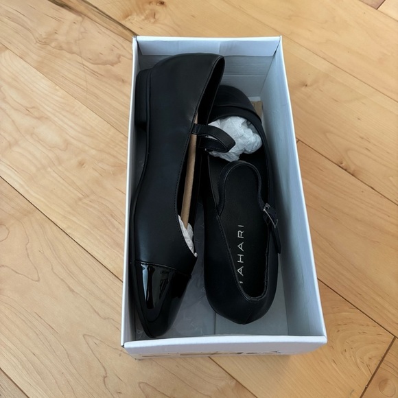 Tahari Black Patent Ballet Flats Mary Janes Womens Size 8.5 New In Box Office - Picture 6 of 8